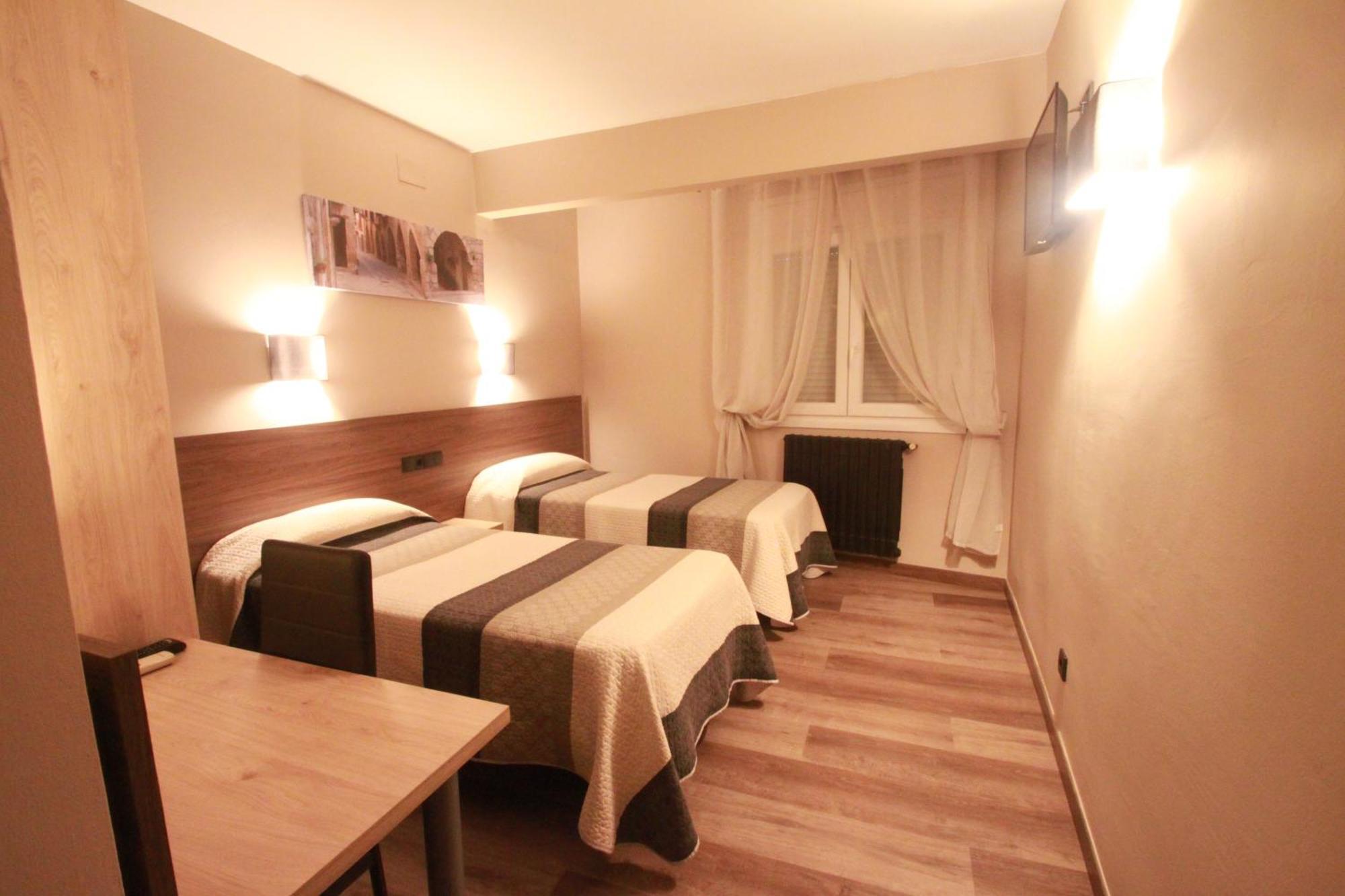 Hotel, H De L'Anton Batea Zewnętrze zdjęcie